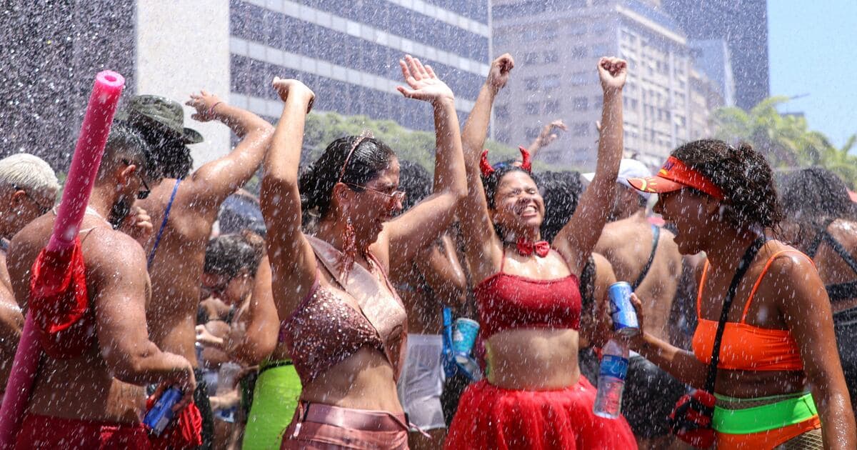 Carnaval popular: cuidados com pele e cabelo para o povo